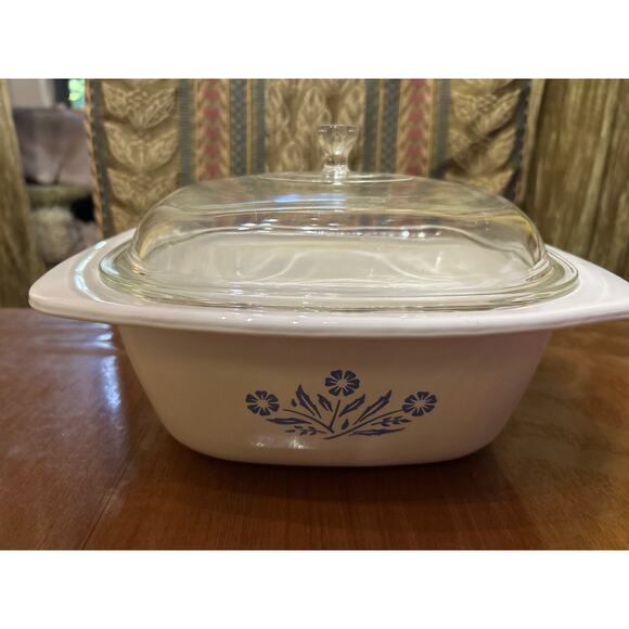 Corningware Blue Cornflower Dutch Oven 4 Quart P-34-B Retro Kitchen 1960's-70's - Picture 1 of 6
